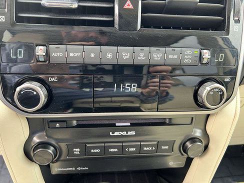 Certified 2023 Lexus GX 460 Premium w/ Premium Package image 17