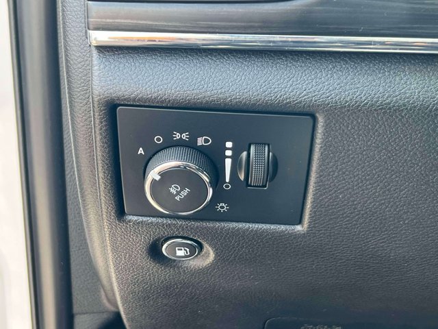 Used 2020 Jeep Grand Cherokee Limited AWD/4WD image 20