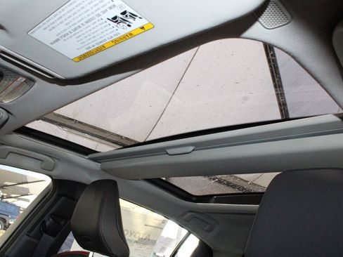 New 2026 Toyota Prius Plug-In Hybrid FWD image 5