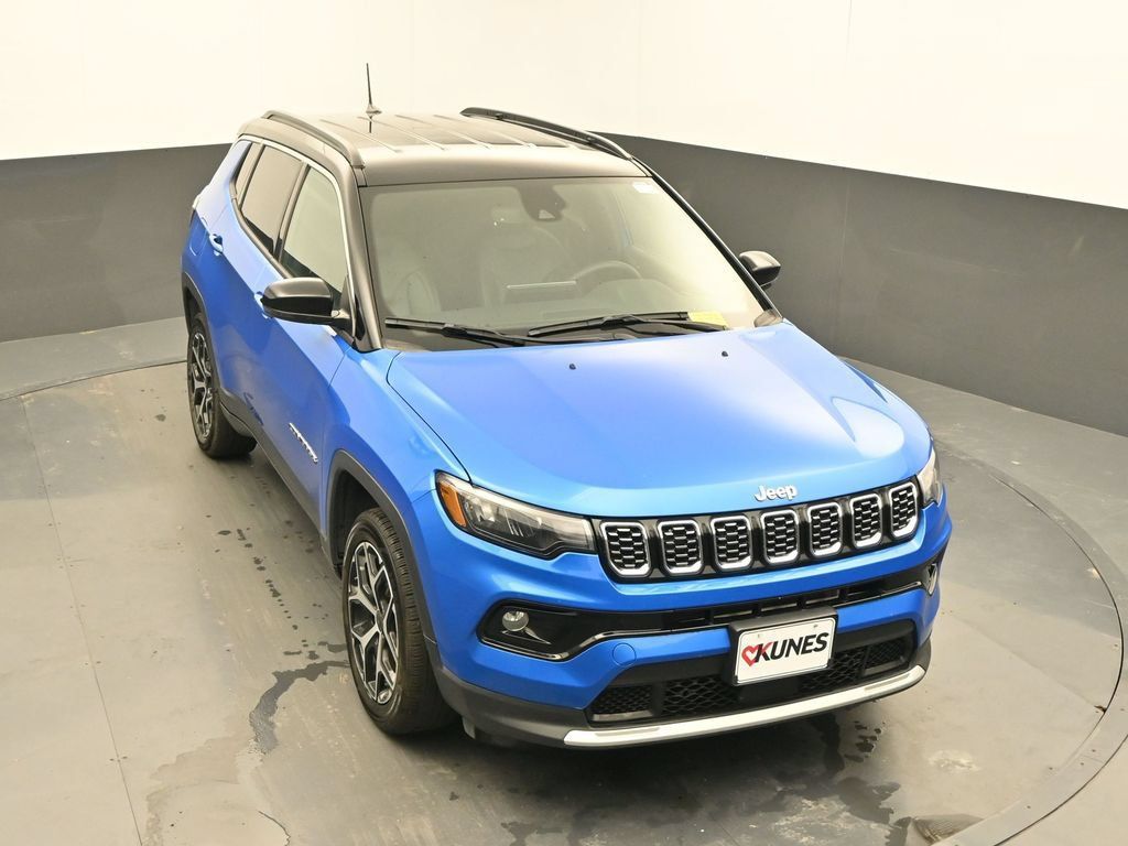 Used 2025 Jeep Compass Limited AWD/4WD image 34