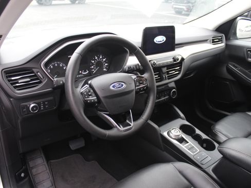 Used 2022 Ford Escape SEL image 13