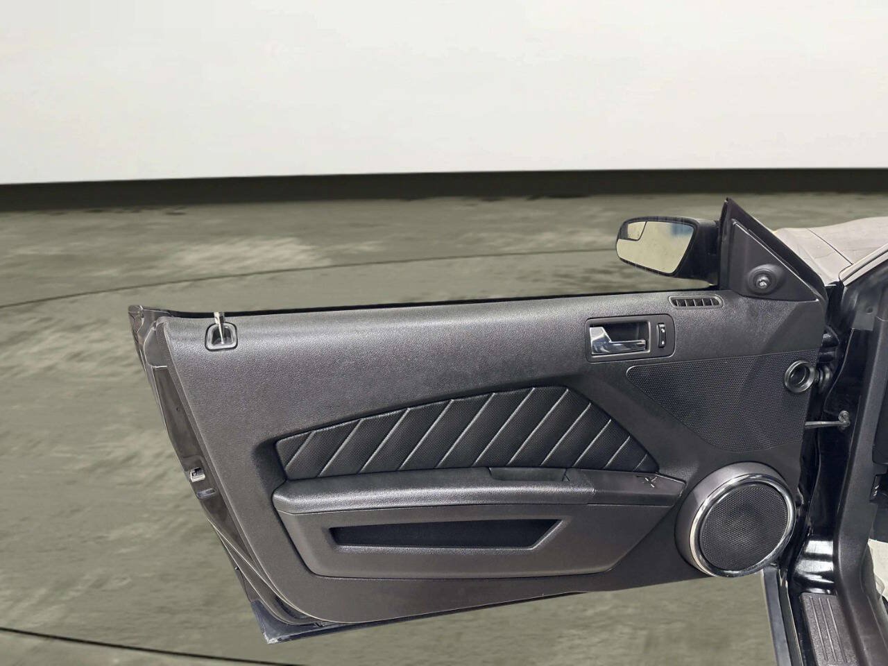 Used 2012 Ford Mustang GT Premium RWD image 13