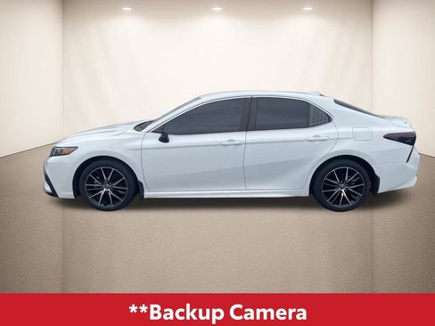 Used 2024 Toyota Camry SE FWD image 4