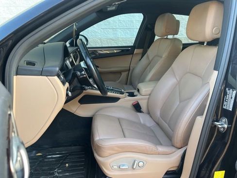 Used 2019 Porsche Macan image 8