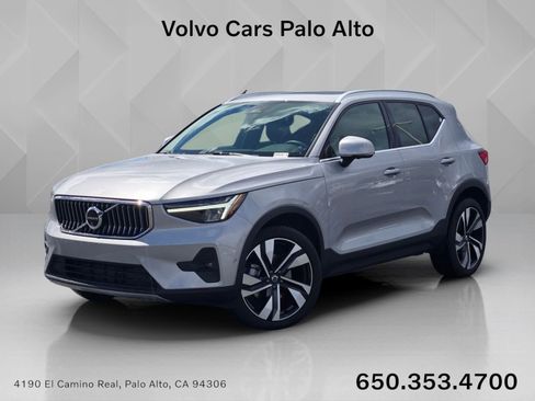 Certified 2025 Volvo XC40 B5 Plus AWD/4WD image 1