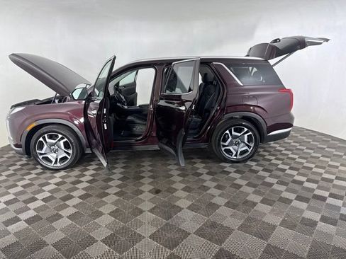 Used 2023 Hyundai Palisade Limited w/ Cargo Package FWD image 13