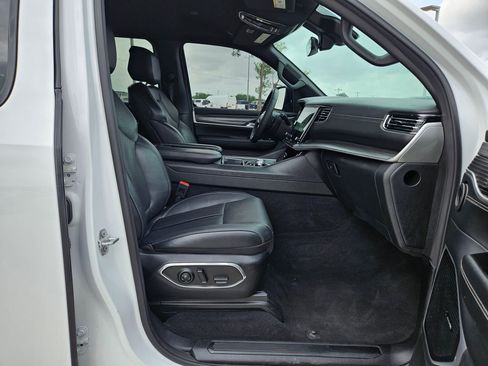 Used 2023 Jeep Wagoneer Series III w/ Preferred Equipment Group image 27