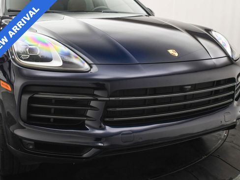 Used 2023 Porsche Cayenne Platinum Edition image 26