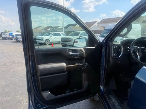 Used 2022 Chevrolet Silverado 1500 LT AWD/4WD image 15