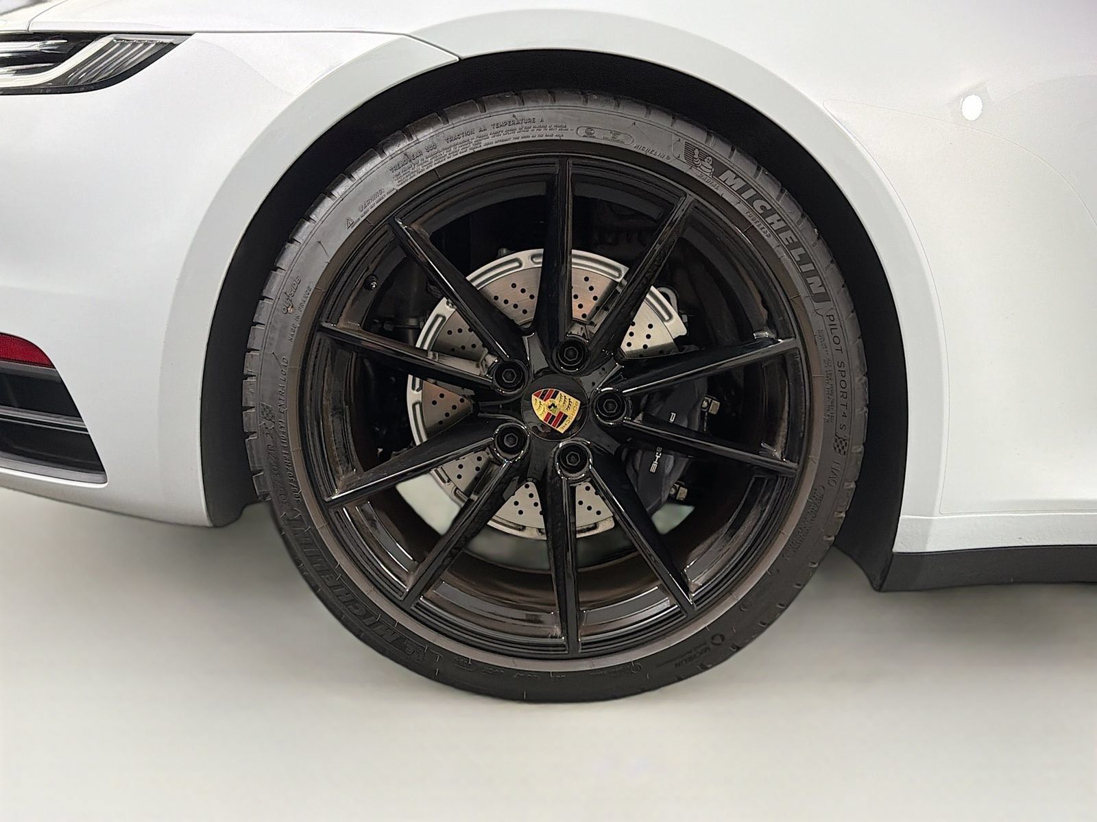 Used 2024 Porsche 911 Carrera RWD image 35