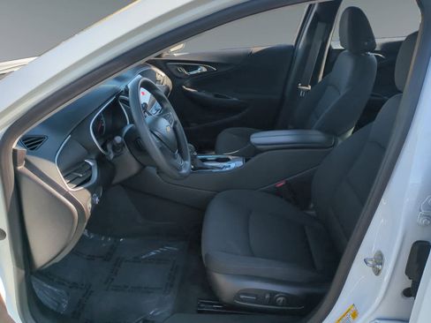 Used 2024 Chevrolet Malibu LT image 9