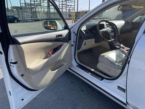 Used 2010 Lexus ES 350 FWD image 14