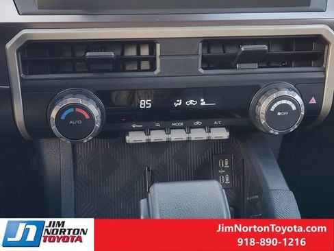 Used 2025 Toyota Tacoma TRD Off-Road image 21