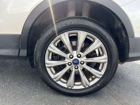 Used 2017 Ford Escape Titanium image 19