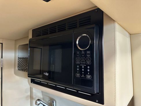 Used 2022 Mercedes-Benz Sprinter 3500 image 55