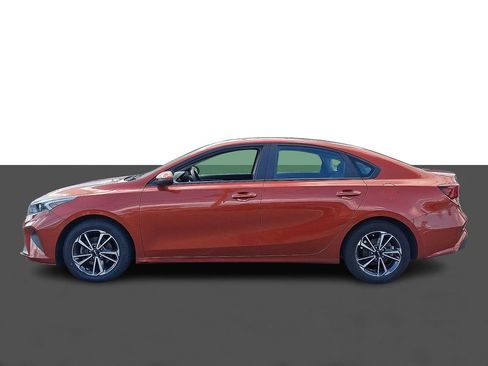 Used 2023 Kia Forte LXS w/ LXS Technology Package image 4