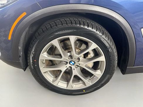 Used 2022 BMW X5 xDrive40i w/ Premium Package AWD/4WD image 4