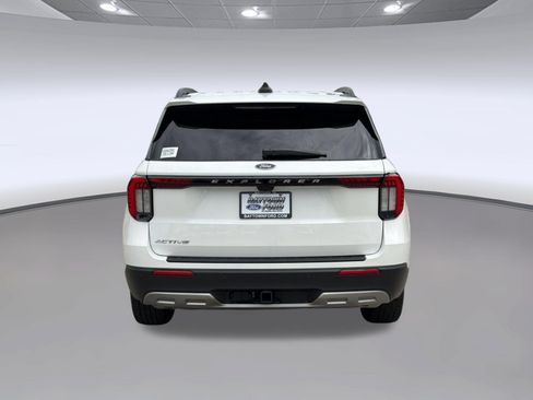 Used 2025 Ford Explorer Active w/ Active Comfort Package RWD image 10