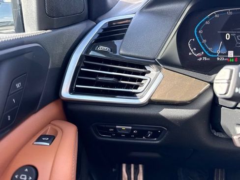 Used 2022 BMW X5 xDrive45e w/ M Sport Package AWD/4WD image 9