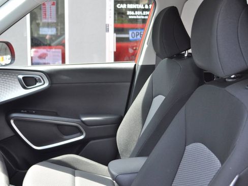 Used 2024 Kia Soul LX w/ Option Group 015 FWD image 7