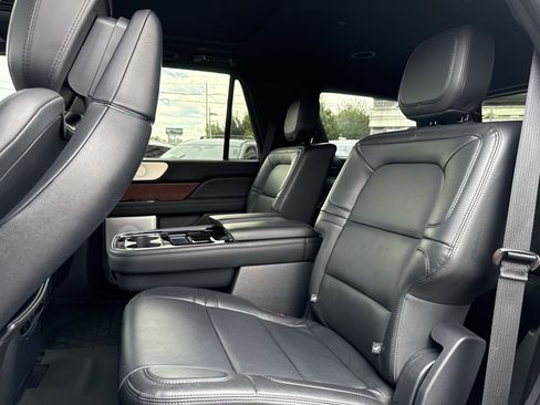 Used 2023 Lincoln Navigator Reserve AWD/4WD image 17