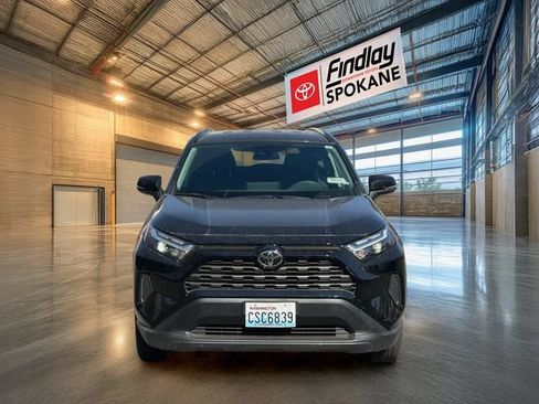 Used 2025 Toyota RAV4 XLE AWD/4WD image 2