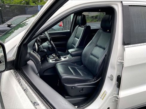 Used 2020 Jeep Grand Cherokee Limited AWD/4WD image 10