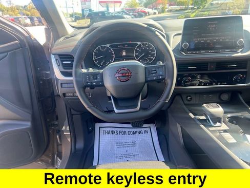 Certified 2025 Nissan Rogue SV image 15