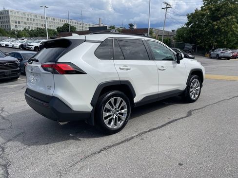 Certified 2022 Toyota RAV4 XLE Premium AWD/4WD image 8