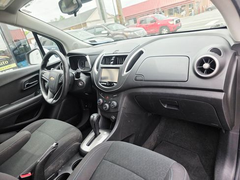 Used 2016 Chevrolet Trax LS AWD/4WD image 14