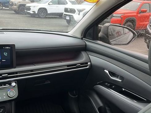 Used 2025 Hyundai Tucson Limited image 21