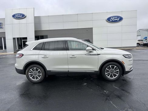 Used 2021 Lincoln Nautilus Reserve image 10