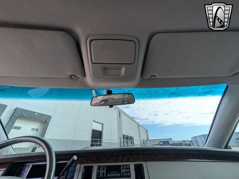 Used 1994 Cadillac Fleetwood Brougham image 21