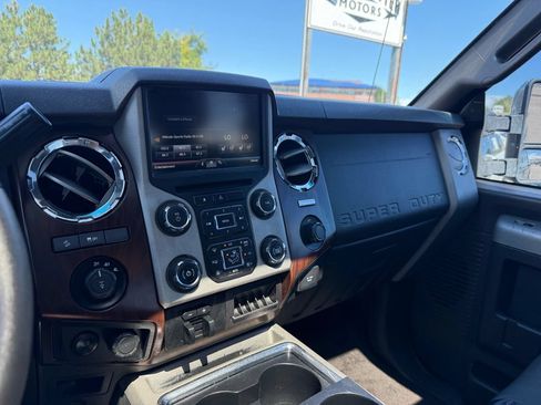Used 2016 Ford F350 Lariat w/ Lariat Ultimate Package AWD/4WD image 29