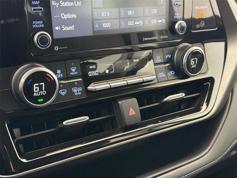 Certified 2022 Toyota Highlander LE image 21