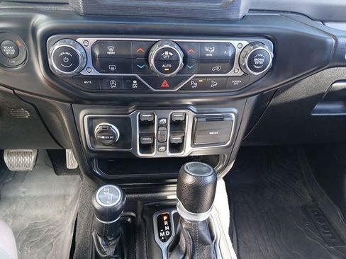 Used 2020 Jeep Wrangler Unlimited Sport S image 33