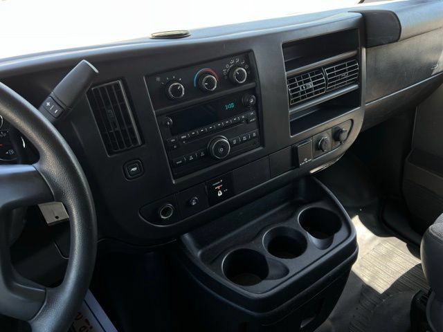 Used 2016 Chevrolet Express 2500 RWD image 22
