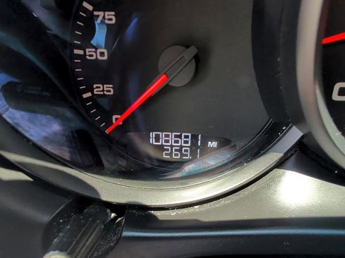 Used 2018 Porsche Macan AWD/4WD image 22