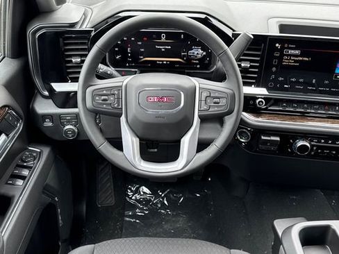 New 2026 GMC Sierra 1500 SLE w/ Preferred Package AWD/4WD image 16