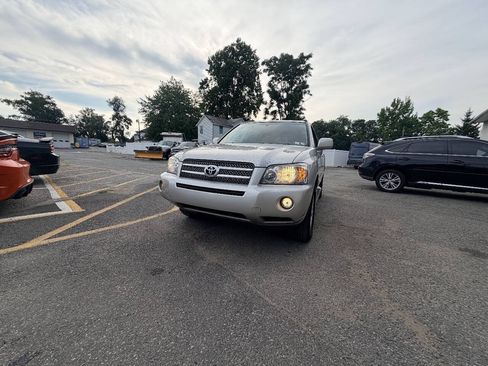 Used 2006 Toyota Highlander Limited AWD/4WD image 2