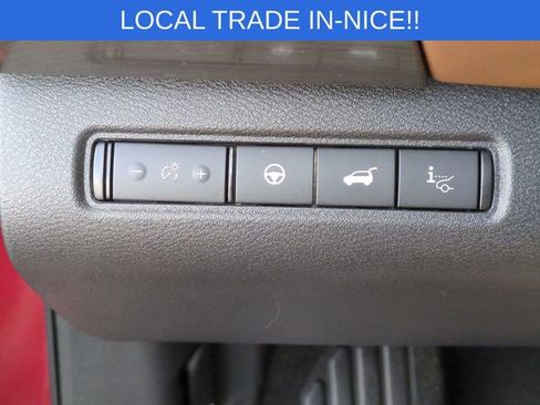 Used 2023 Nissan Pathfinder Platinum image 19
