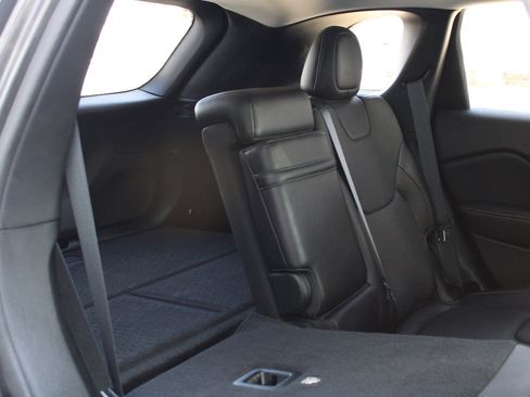 Used 2019 Jeep Cherokee Limited w/ Luxury Group image 33