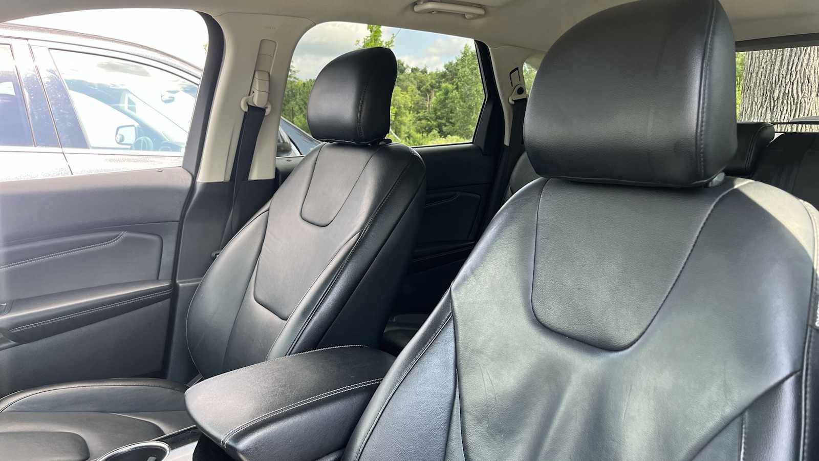 Used 2015 Ford Edge Titanium AWD/4WD image 28