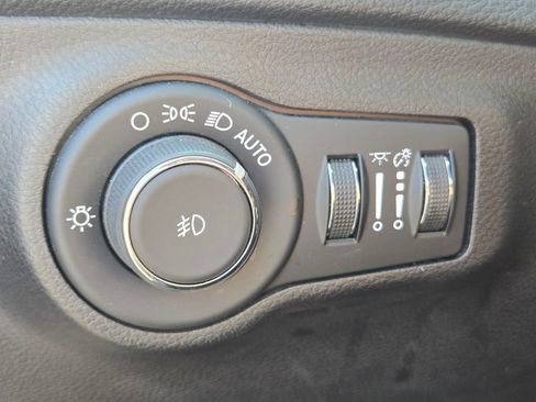 Used 2020 Jeep Compass Latitude image 36