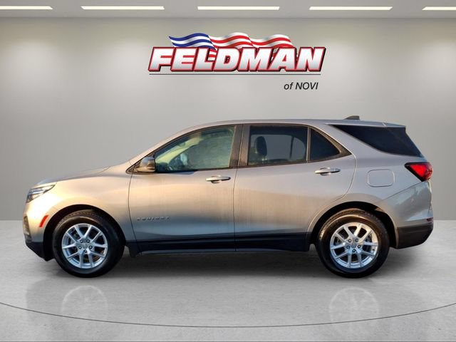 Used 2024 Chevrolet Equinox LS w/ LS Convenience Package FWD image 2