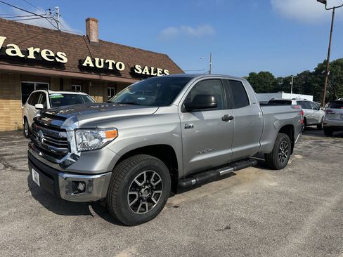 Used 2017 Toyota Tundra SR5 w/ TRD Off Road Package AWD/4WD image 3