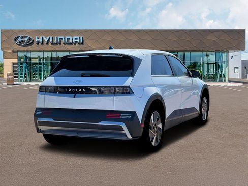New 2026 Hyundai Ioniq 5 SE image 7