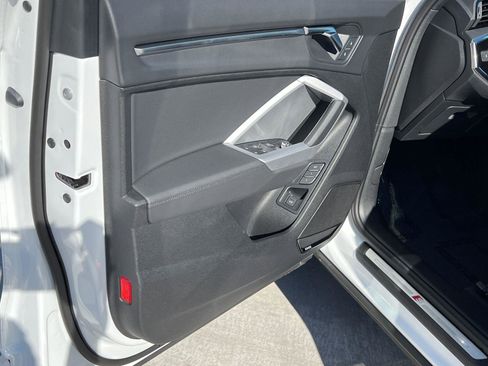 New 2025 Audi Q3 2.0T Premium image 10