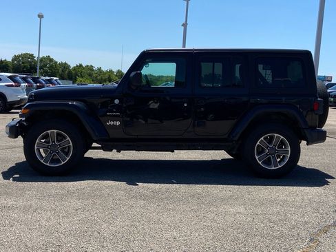 Used 2020 Jeep Wrangler Unlimited Sahara AWD/4WD image 8