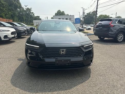 Used 2024 Honda Accord Sport image 2